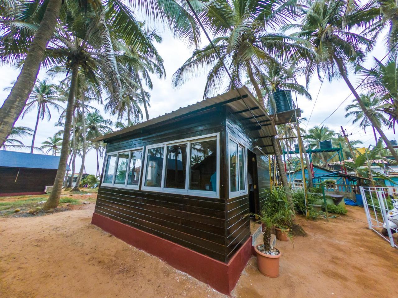 Vista Praia Beach Resort Анжуна Экстерьер фото