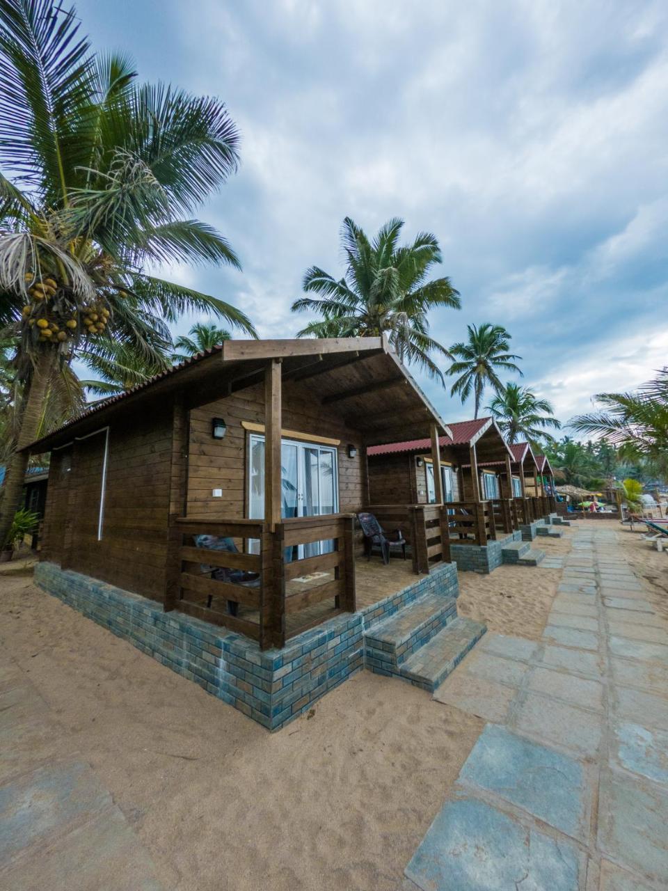 Vista Praia Beach Resort Анжуна Экстерьер фото