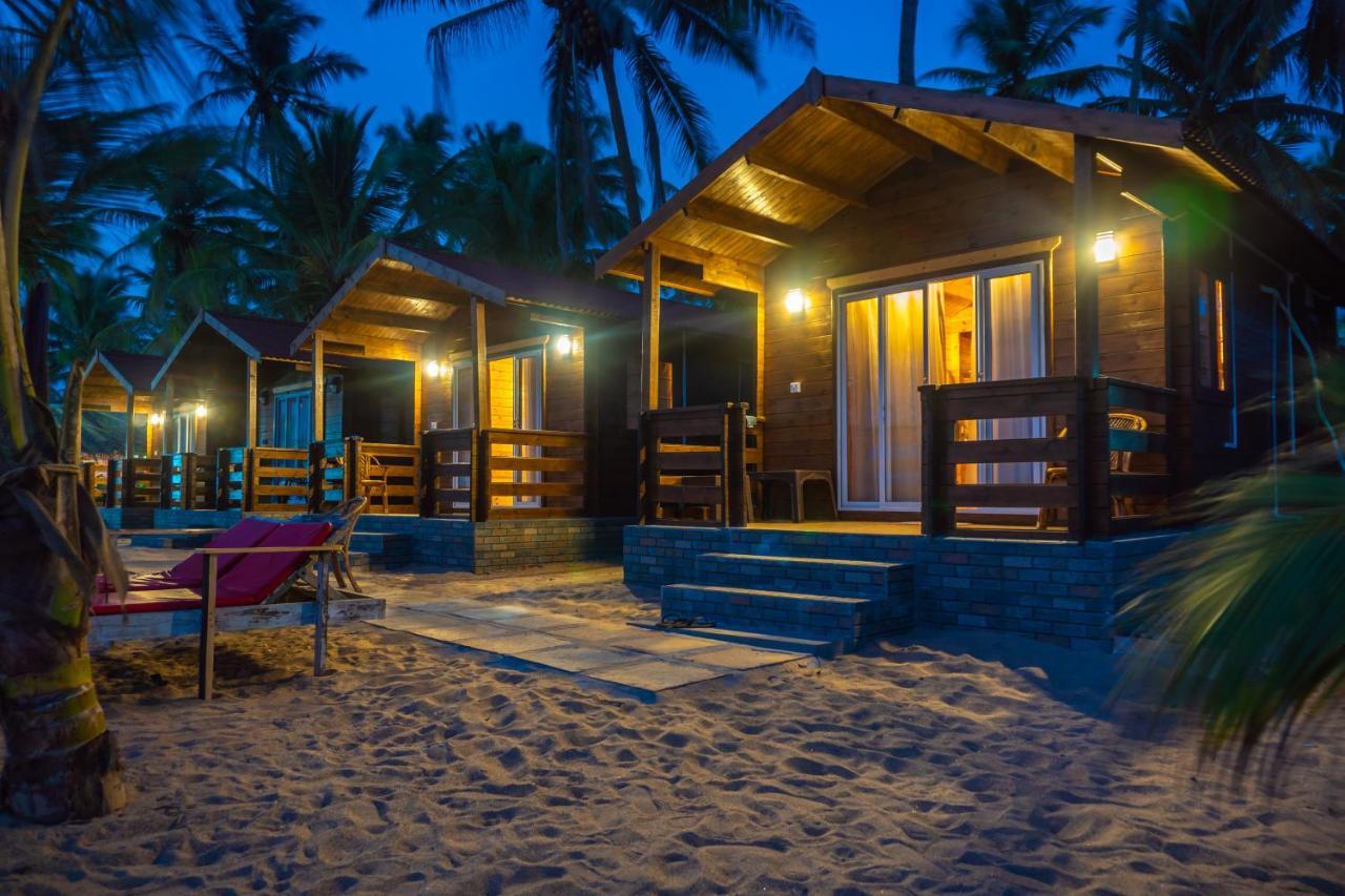 Vista Praia Beach Resort Анжуна Экстерьер фото