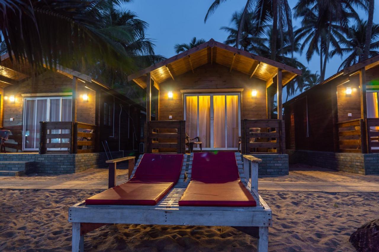 Vista Praia Beach Resort Анжуна Экстерьер фото